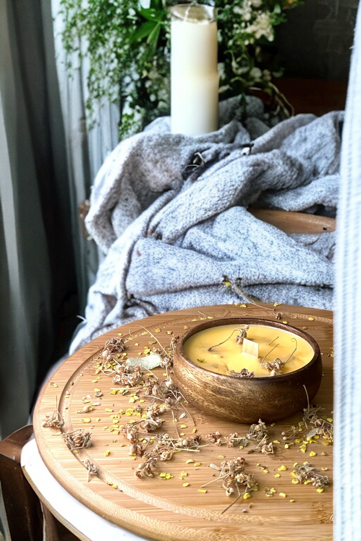 Ihlamur Mumu (100G %100 DOĞAL SOYA WAX - HANIMELİ KOKULU - IHLAMUR PARÇACIKLI)